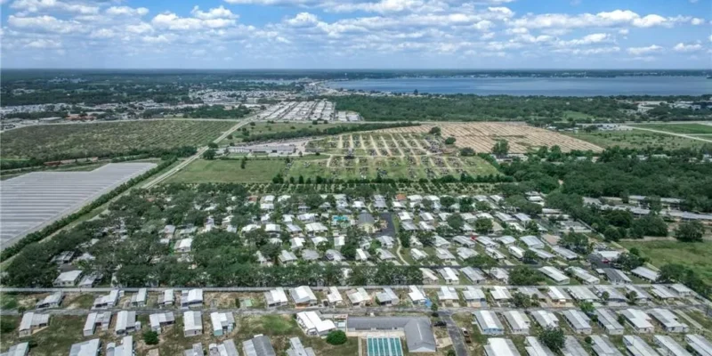 Oak Ridge Community with 2725 Bolin Lane Sebring Florida