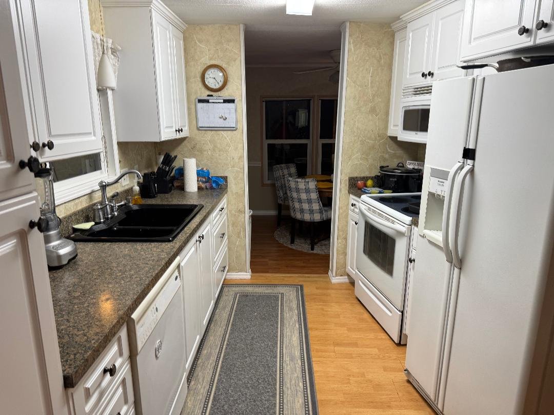 Kitchen - 2725 Bolin Lane Sebring Florida