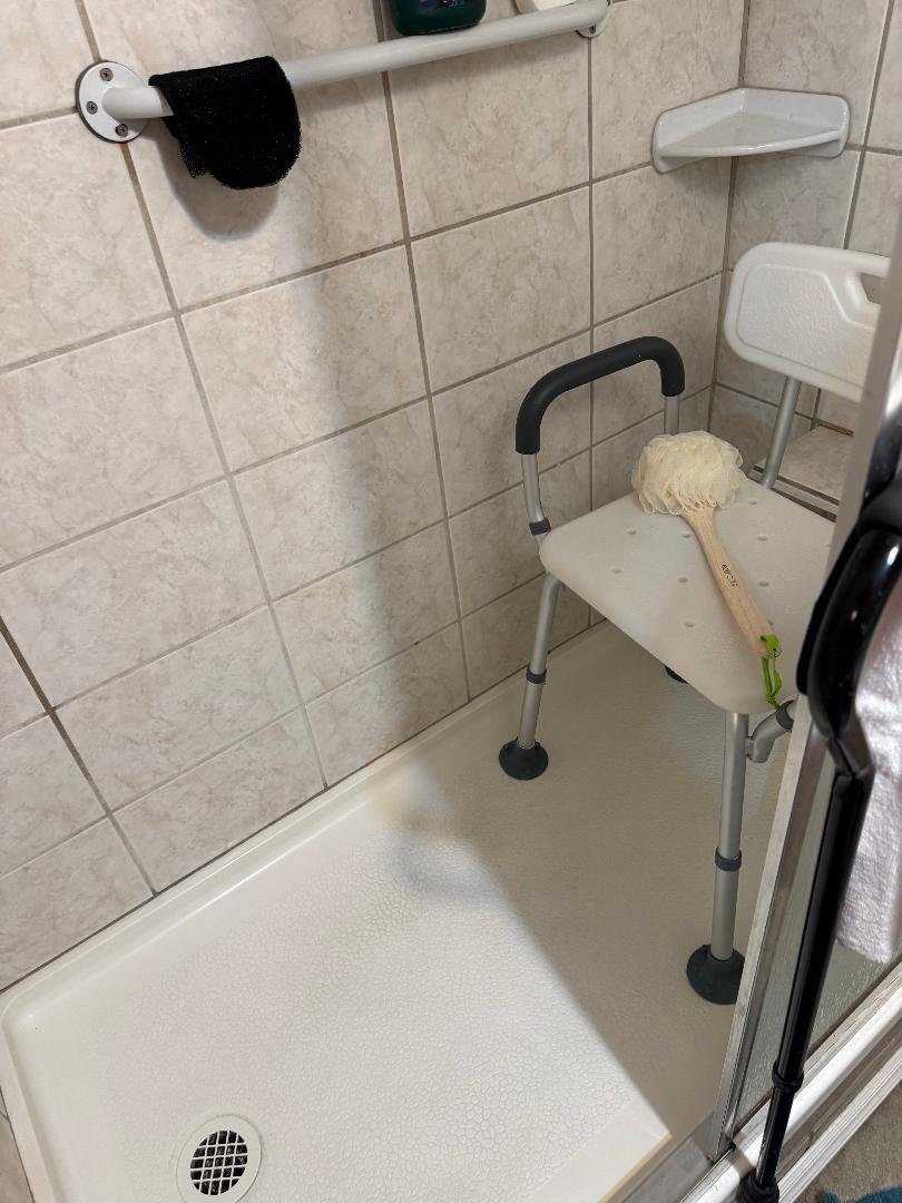 2725 Bolin Lane Hall Shower