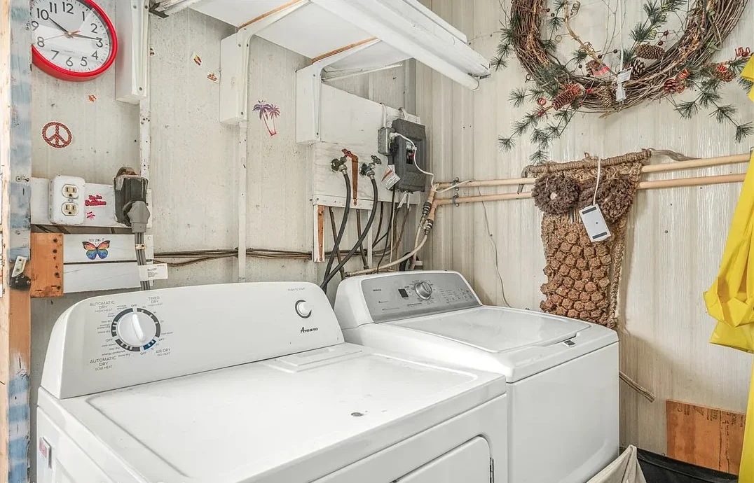 2725-bolin-lane-Washer-and-Dryer