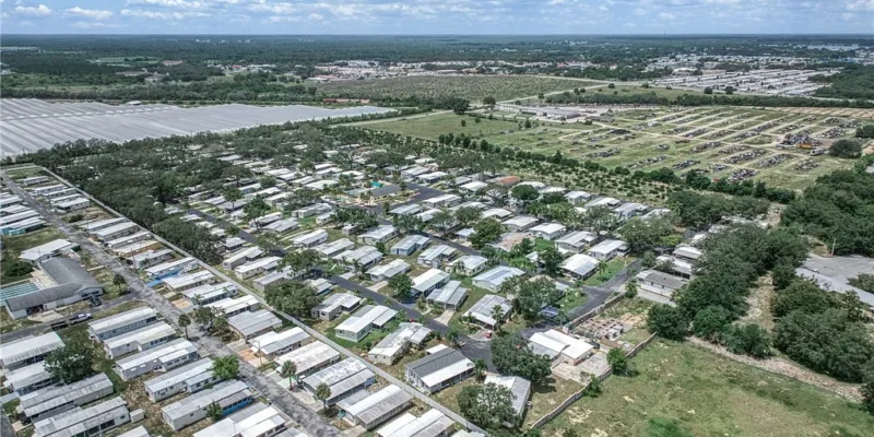 Oak Ridge community with 2725 Bolin Lane Sebring Florida